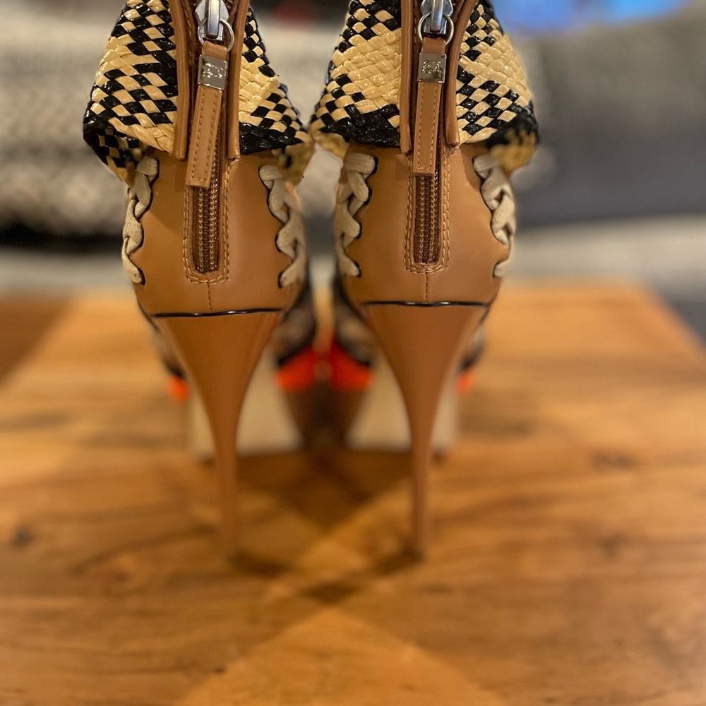 G.X. By Gwen Stefani Heels - Picture 4 of 7